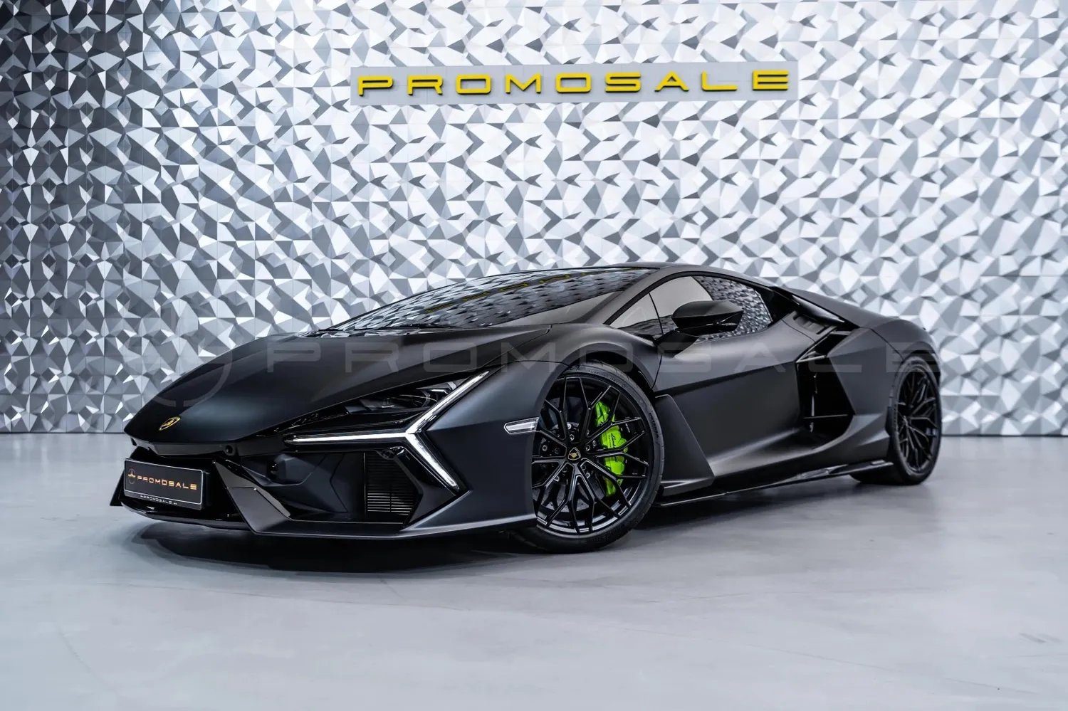 Lamborghini  Revuelto Nero Nemesis