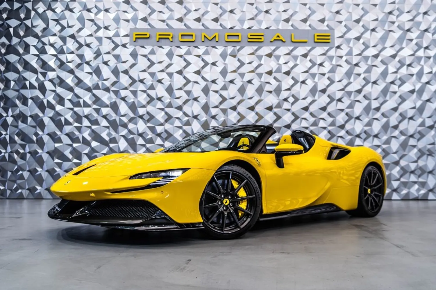 Ferrari   SF 90 Spider Giallo Modena
